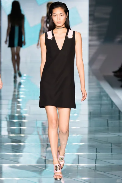 Look 12
